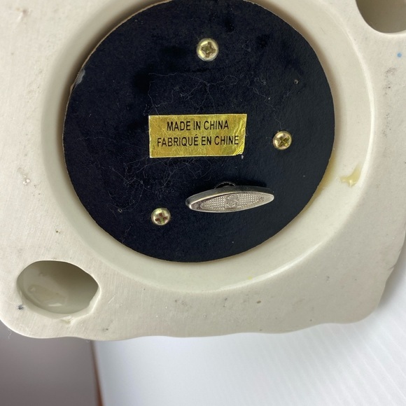 Dove Musical Snow Globe Cream and Gold - Picture 5 of 9